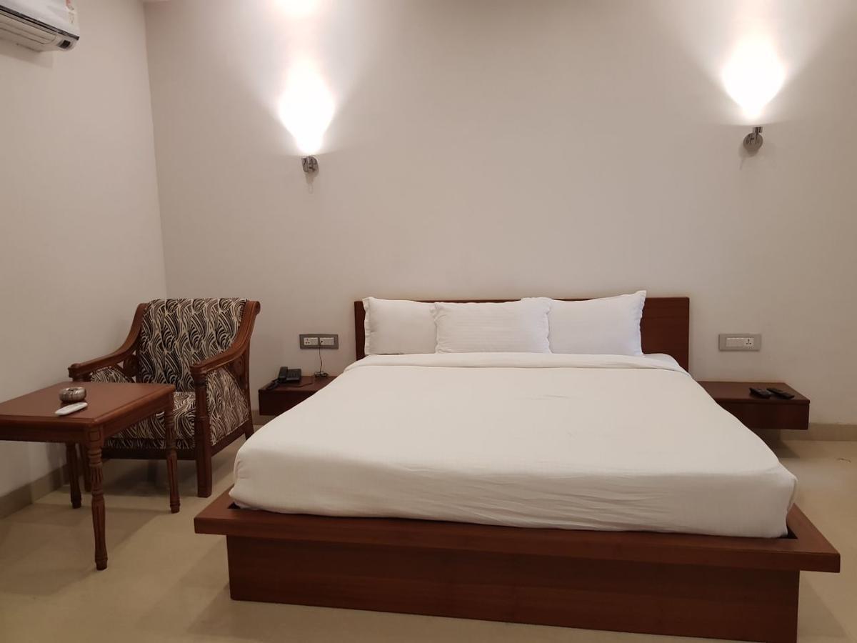 Hotel Tania Searock Daman Exterior foto